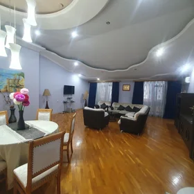 In Baku 120.0 m² apartment is for rent - Image 2