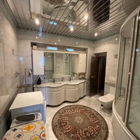 In Baku 130.0 m² apartment is for sale - Image 2