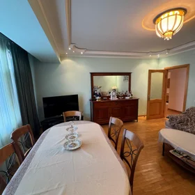 In Baku 130.0 m² apartment is for sale - Image 3