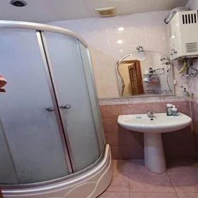 In Baku 90.0 m² apartment is for rent - Image 8
