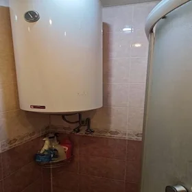 In Baku 90.0 m² apartment is for rent - Image 9