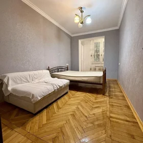 In Baku 90.0 m² apartment is for rent - Image 10