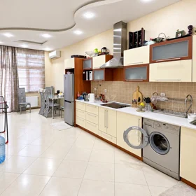 In Baku 160.0 m² apartment is for sale - Image 2