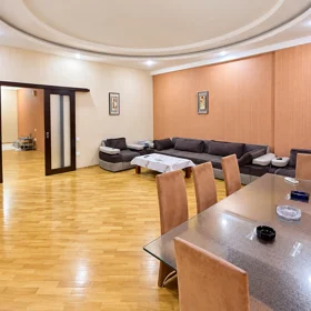 In Baku 160.0 m² apartment is for sale - Image 4