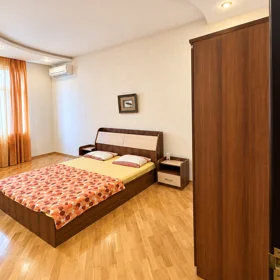 In Baku 160.0 m² apartment is for sale - Image 7
