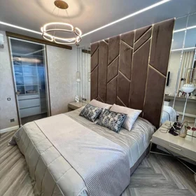 In Baku 210.0 m² apartment is for sale - Image 3