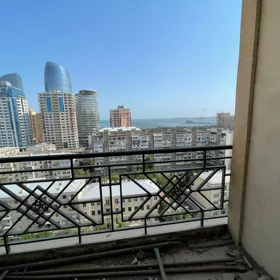 In Baku 250.0 m² apartment is for sale - Image 9