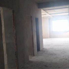 In Baku 225.0 m² apartment is for sale - Image 3