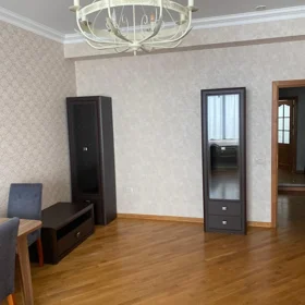 In Baku 100.0 m² apartment is for sale - Image 2