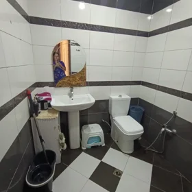 In Baku 130.0 m² apartment is for sale - Image 6