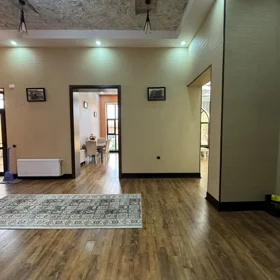 In Baku 170.0 m² house with 4.0 rooms is for sale - Image 2