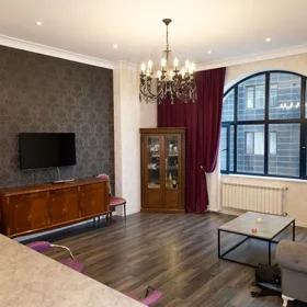 In Baku 90.0 m² apartment is for rent - Image 2