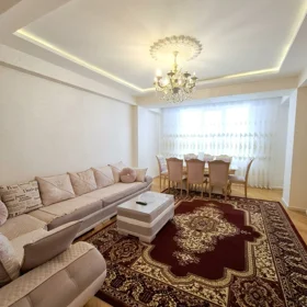 In Baku 110.0 m² apartment is for rent - Image 2