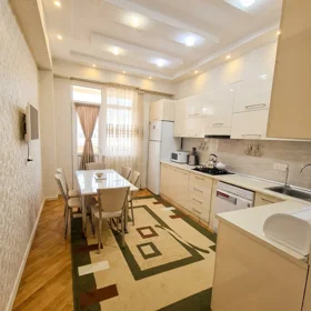 In Baku 110.0 m² apartment is for rent - Image 5
