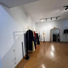In Baku 100.0 m² commercial is for rent - Image 3