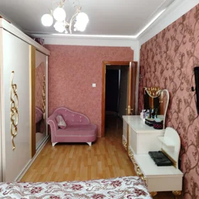 In Baku 100.0 m² apartment is for sale - Image 3