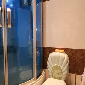 In Baku 130.0 m² apartment is for sale - Image 9