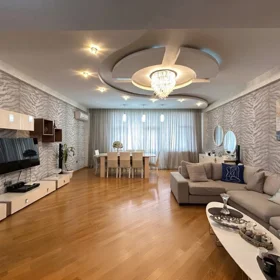 In Səbail rayonu 203.0 m² apartment is for sale - Image 3