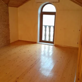 In nan 145.0 m² house with 5.0 rooms is for sale - Image 4