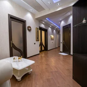 In Baku 180.0 m² apartment is for rent - Image 2