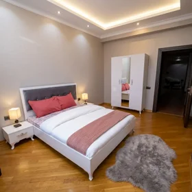 In Baku 180.0 m² apartment is for rent - Image 5