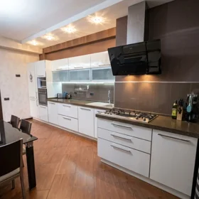 In Baku 180.0 m² apartment is for rent - Image 10