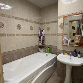 In Baku 65.0 m² apartment is for rent - Image 8