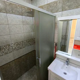 In Baku 76.0 m² apartment is for rent - Image 2