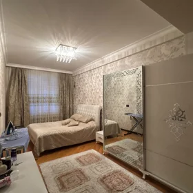 In Baku 137.0 m² apartment is for rent - Image 8
