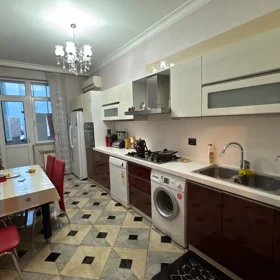 In Baku 137.0 m² apartment is for rent - Image 10