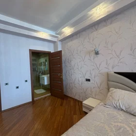 In Baku 180.0 m² apartment is for rent - Image 5