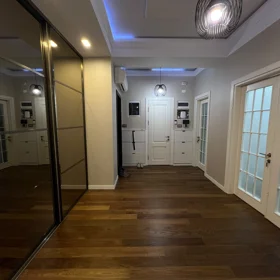 In Baku 160.0 m² apartment is for rent - Image 10