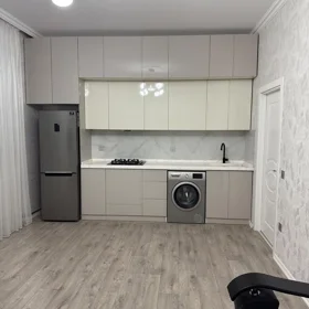 In Baku 75.0 m² apartment is for rent - Image 8