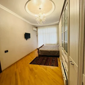 In Baku 165.0 m² apartment is for sale - Image 7