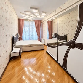 In Baku 175.0 m² apartment is for sale - Image 5