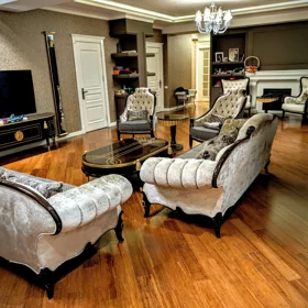 In Baku 300.0 m² apartment is for sale - Image 5