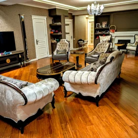 In Baku 300.0 m² apartment is for sale - Image 6