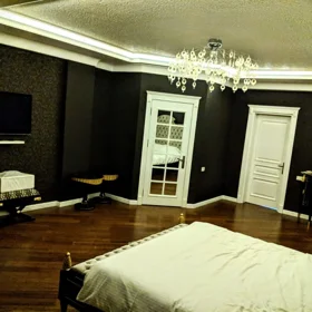 In Baku 300.0 m² apartment is for sale - Image 10