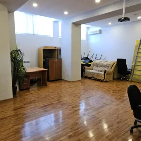 In Baku 130.0 m² commercial is for rent - Image 4