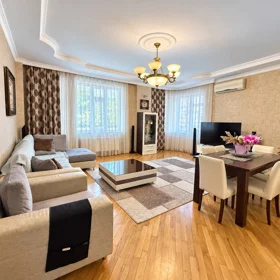 In Baku 203.0 m² apartment is for sale - Image 3
