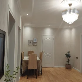 In Baku 95.0 m² house with 4.0 rooms is for sale - Image 2
