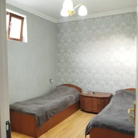 In Baku 95.0 m² house with 4.0 rooms is for sale - Image 3