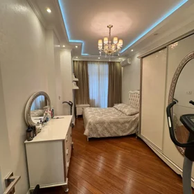 In Baku 110.0 m² apartment is for sale - Image 5