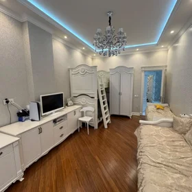 In Baku 110.0 m² apartment is for sale - Image 6