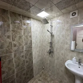 In Baku 110.0 m² apartment is for sale - Image 5