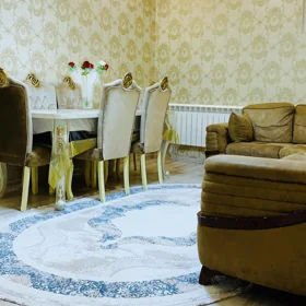 In Baku 250.0 m² house with 5.0 rooms is for sale - Image 3