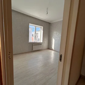 In nan 180.0 m² house with 4.0 rooms is for sale - Image 8