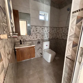 In nan 180.0 m² house with 4.0 rooms is for sale - Image 10