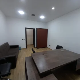 In Baku 25.0 m² office is for rent - Image 2