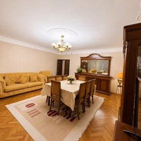 In Baku 135.0 m² apartment is for sale - Image 3